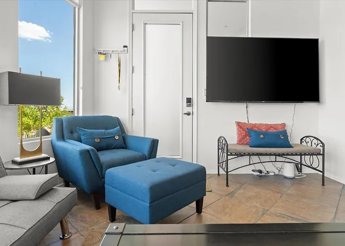 Luxury Escape Near Town & Mill Ave