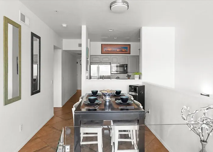 Apartment Luxury Escape Near Town & Mill Ave *