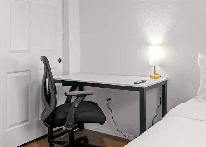 Apartment Luxury Escape Near Town & Mill Ave *