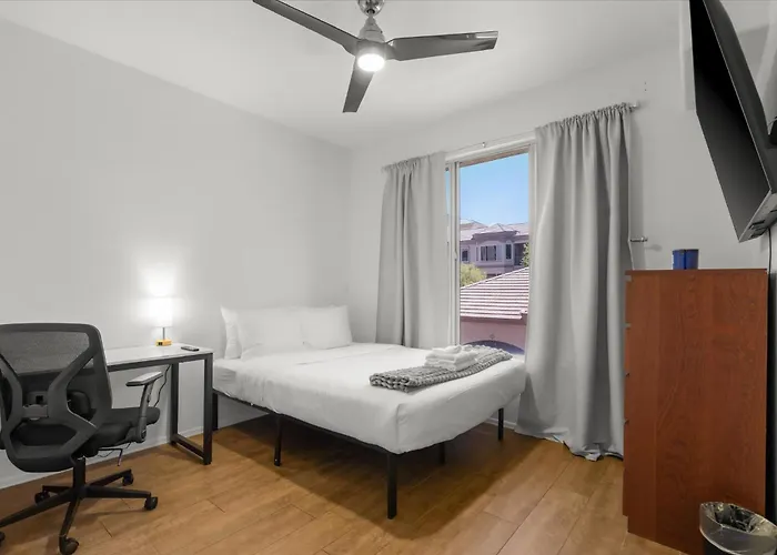 Luxury Escape Near Town & Mill Ave Apartment *