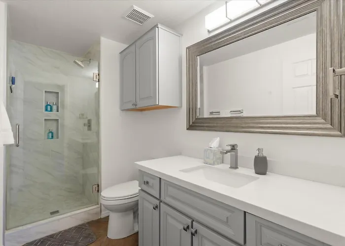 Luxury Escape Near Town & Mill Ave Apartament