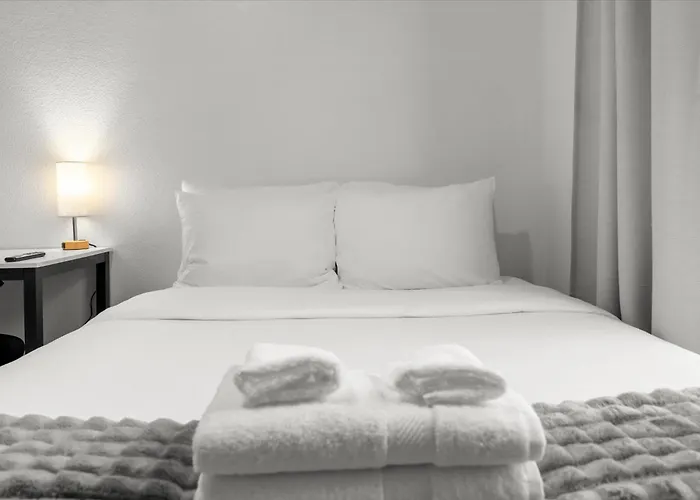 Luxury Escape Near Town & Mill Ave Tempe