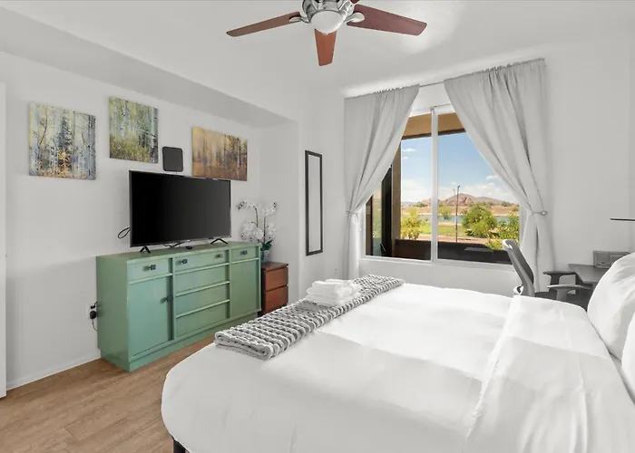 Luxury Escape Near Town & Mill Ave *
