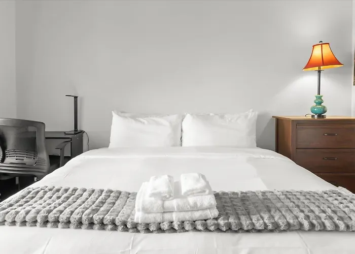 Luxury Escape Near Town & Mill Ave Tempe