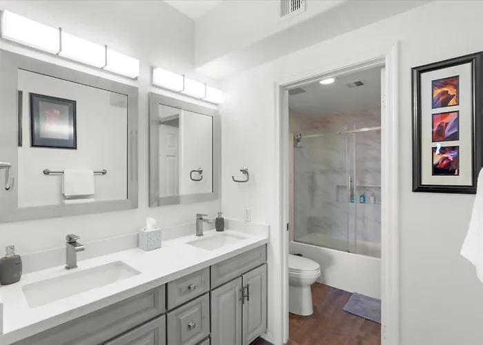 Luxury Escape Near Town & Mill Ave Tempe
