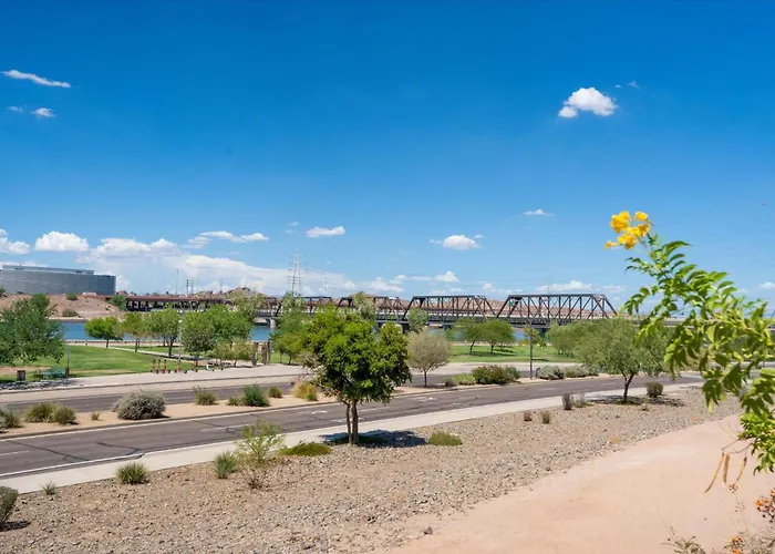 Apartment Luxury Escape Near Town & Mill Ave *
